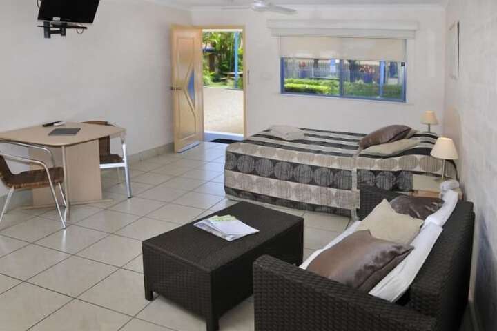Room 8 of 28