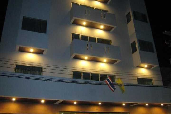 Hotel 32 of 34