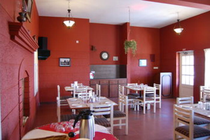 Dining 49 of 53