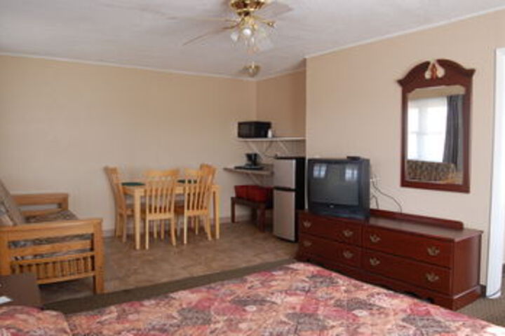 Room 8 of 9