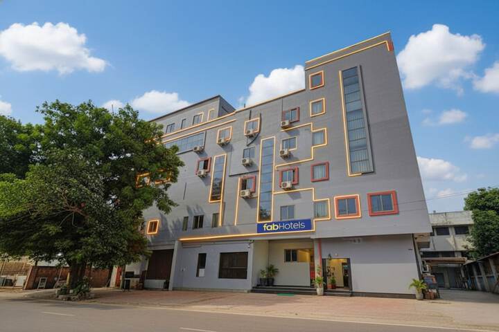 Fabhotel Rio