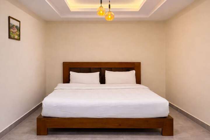 Room 34 of 80