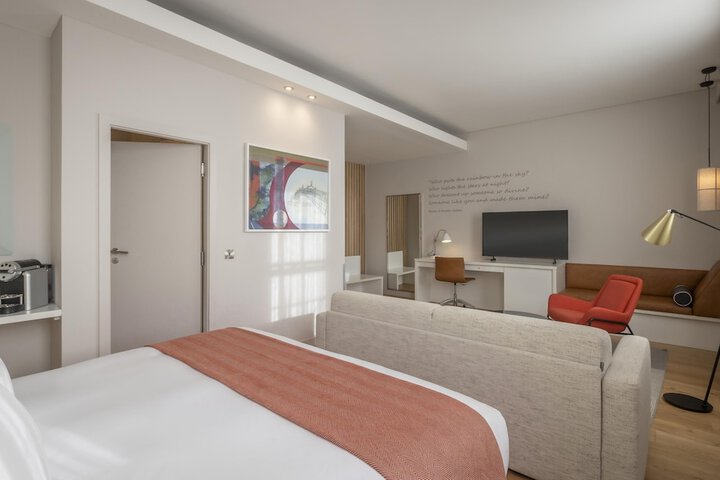 Room 46 of 126
