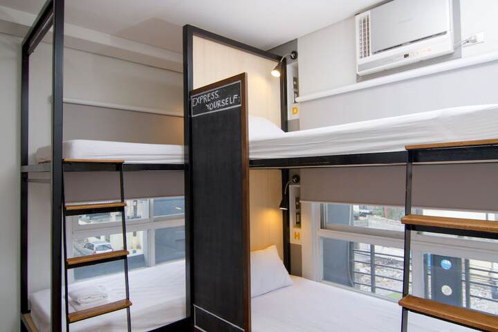 Room 8 of 65