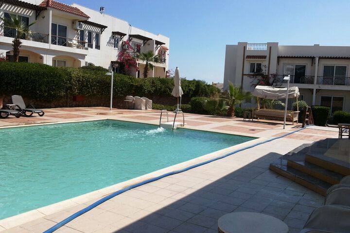 Pool Hotel