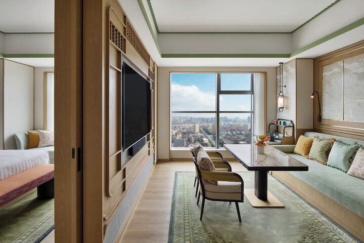 Room 4 of 37