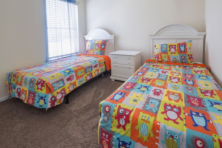 Room 11 of 38