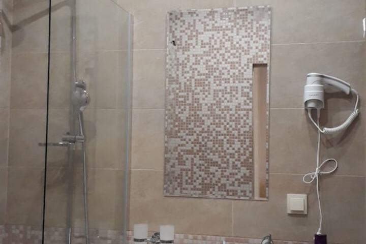 Room 10 of 41