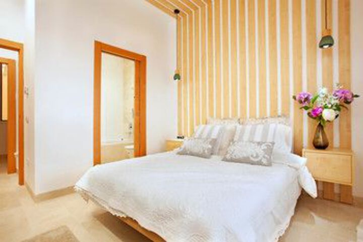 Room 7 of 30