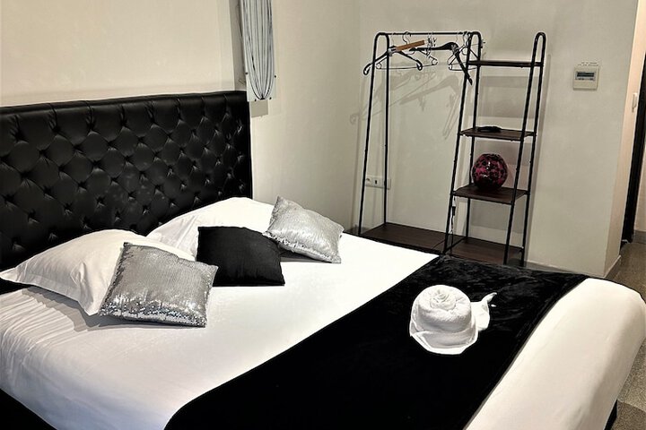 Room 7 of 52