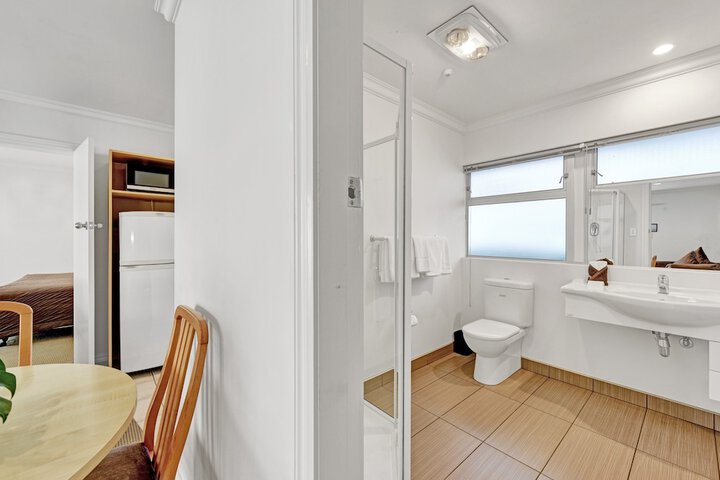 Room 75 of 122