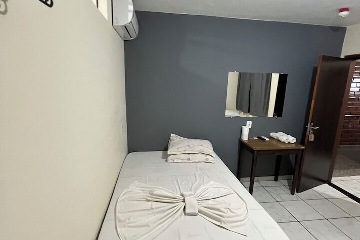 Room 33 of 74
