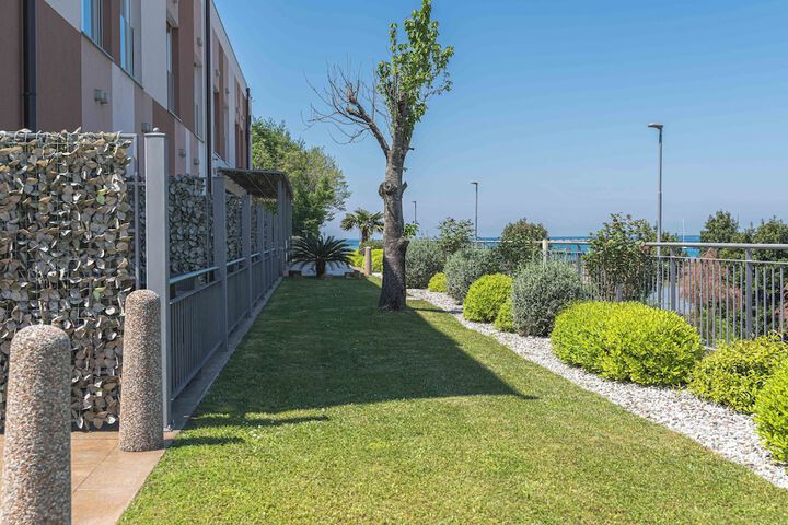 Terrace/Patio 18 of 45