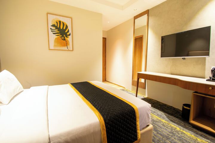 Room 9 of 45