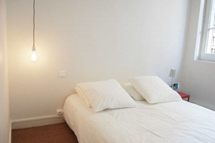 Room 9 of 26