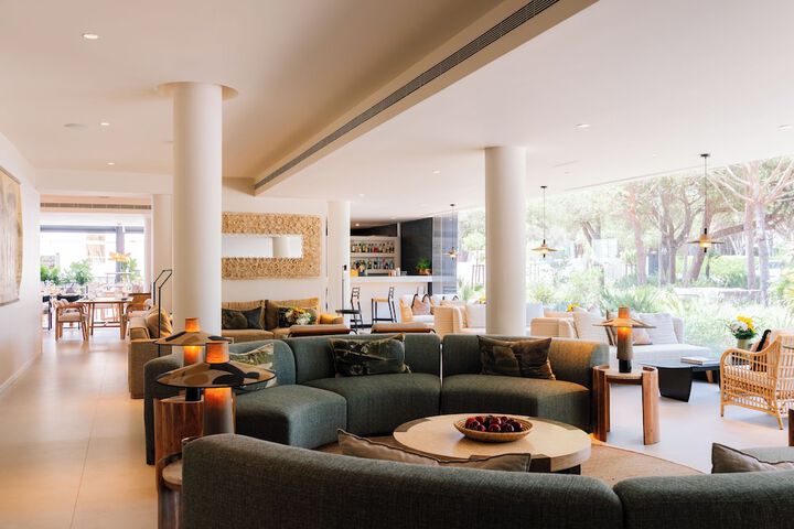 Hotel Interior 2 of 130