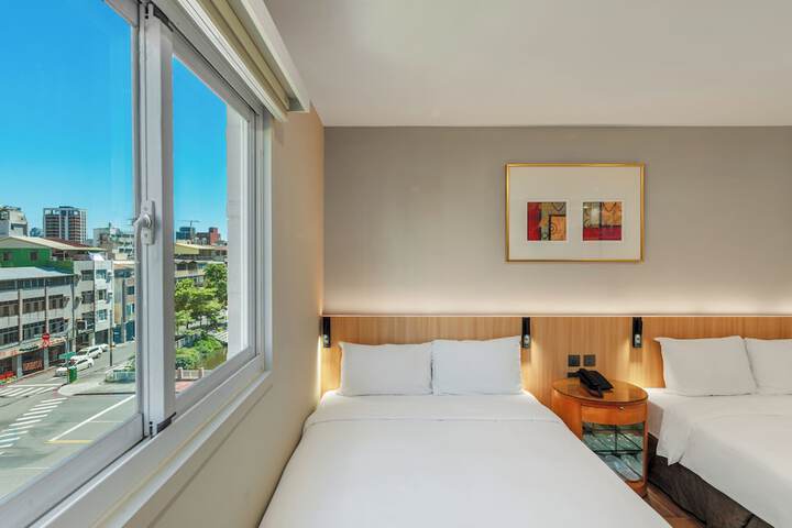 Room 2 of 69
