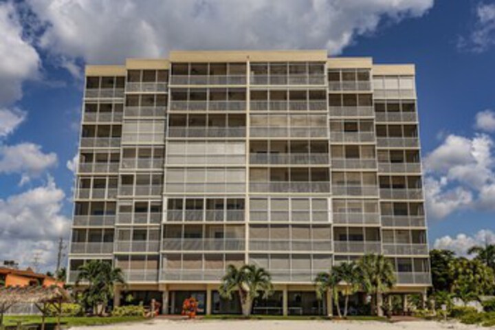 Exterior of Gateway 194