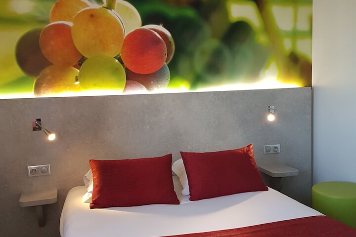 Room 9 of 42
