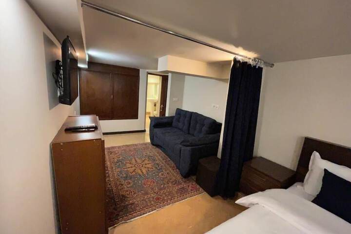 Room 4 of 23