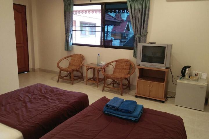 Room 9 of 50