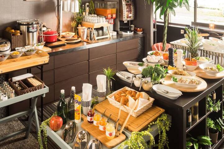 Breakfast/Coffee Service 26 of 45