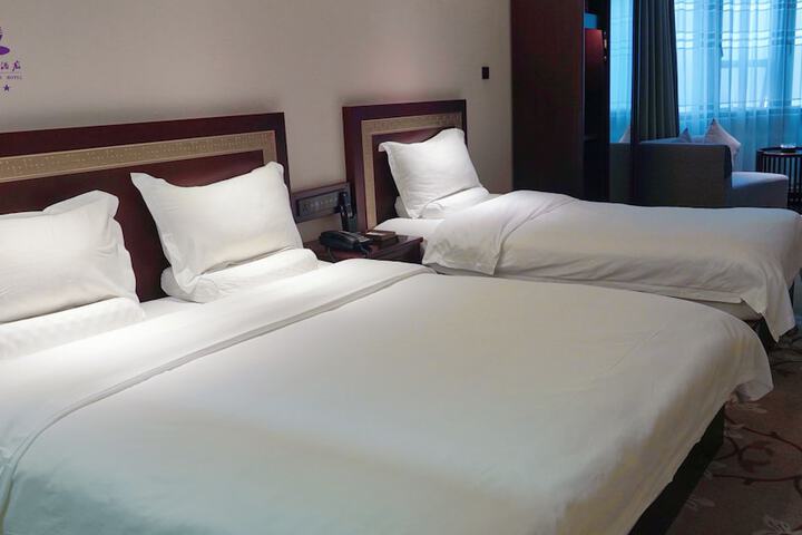 Room 11 of 50