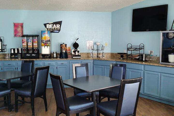 Breakfast/Coffee Service 13 of 17