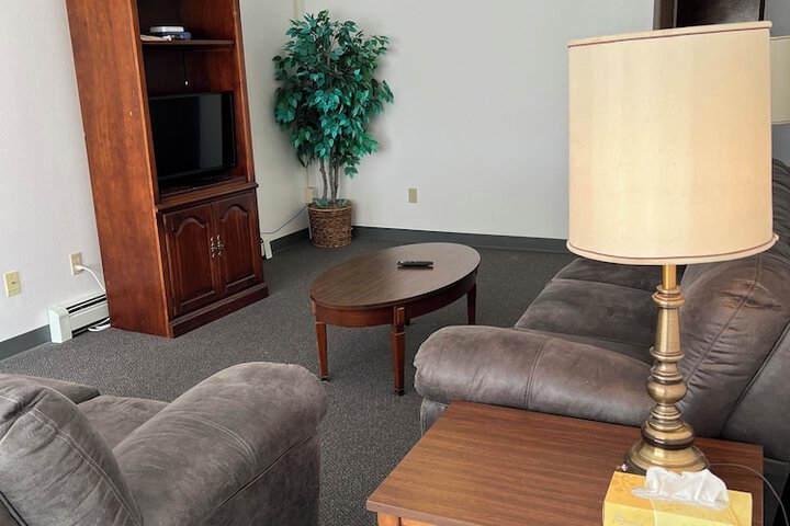 Room 6 of 10