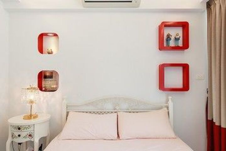 Room 16 of 28