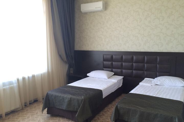 Room 3 of 49