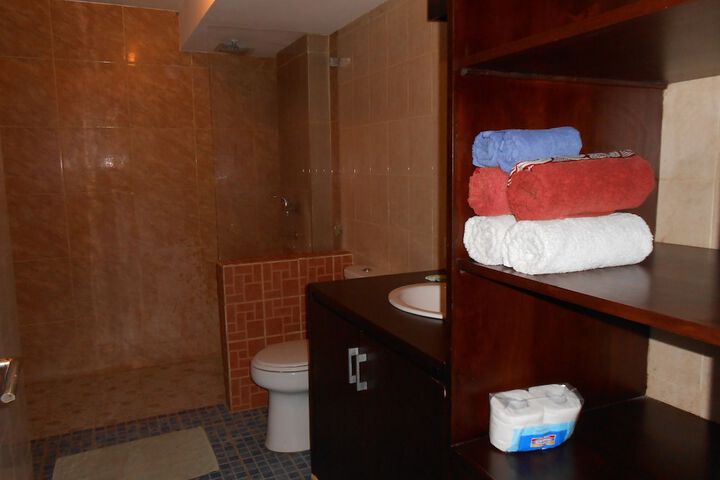 Room 6 of 48