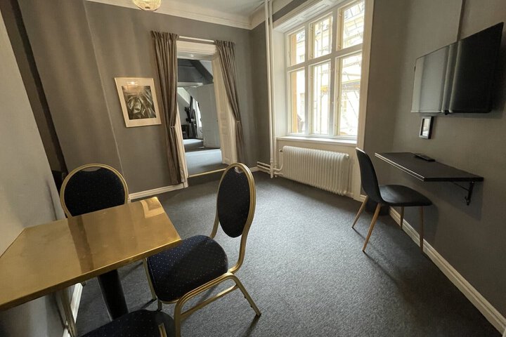 Room 77 of 149