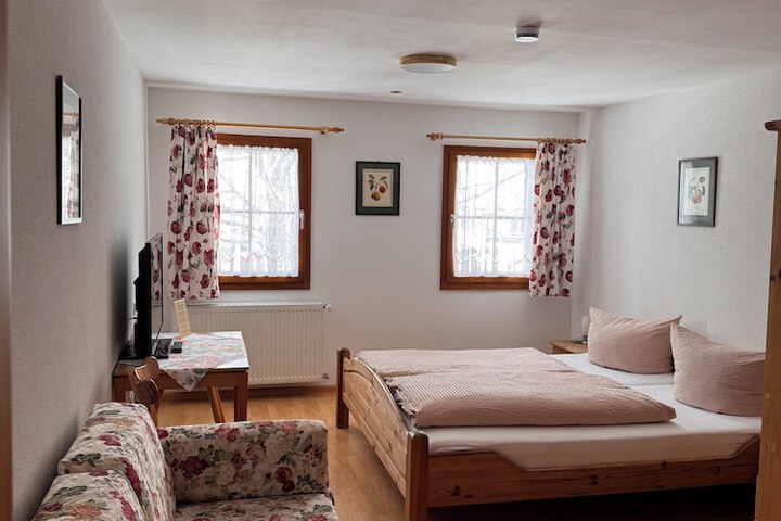 Room 11 of 34