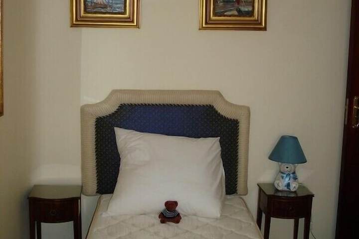 Room 10 of 30
