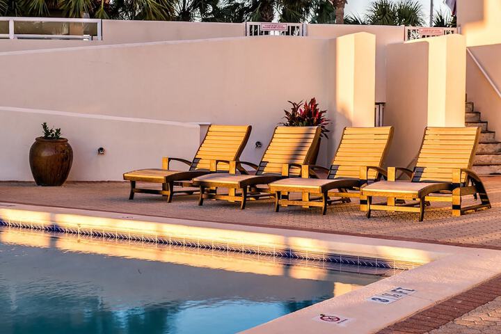 Pool 18 of 52