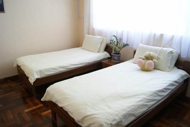 Room 3 of 20