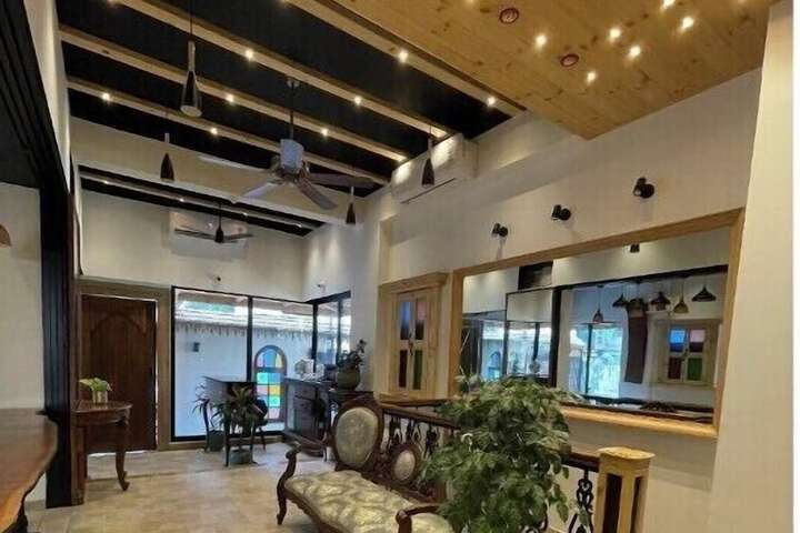 Guest Lobby