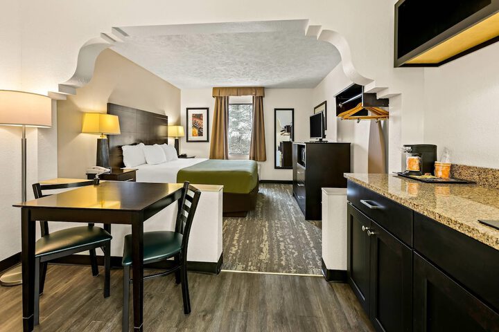 Room 32 of 52