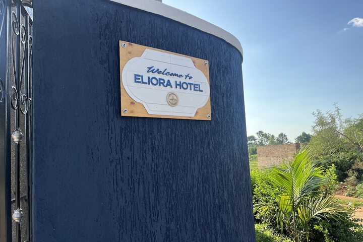 Hotel Exterior 3 of 8