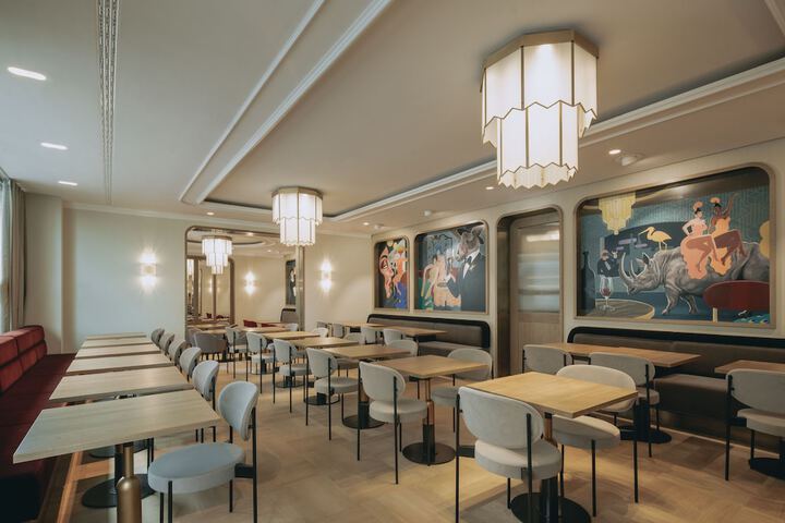 Ballroom/Hall 54 of 61