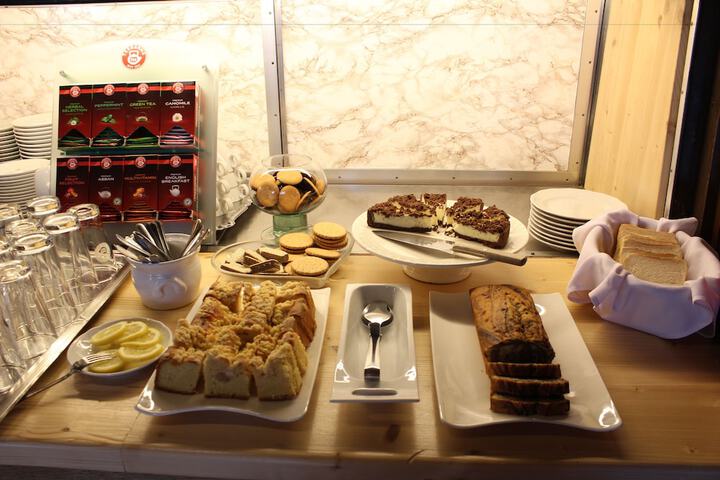 Breakfast/Coffee Service 72 of 92