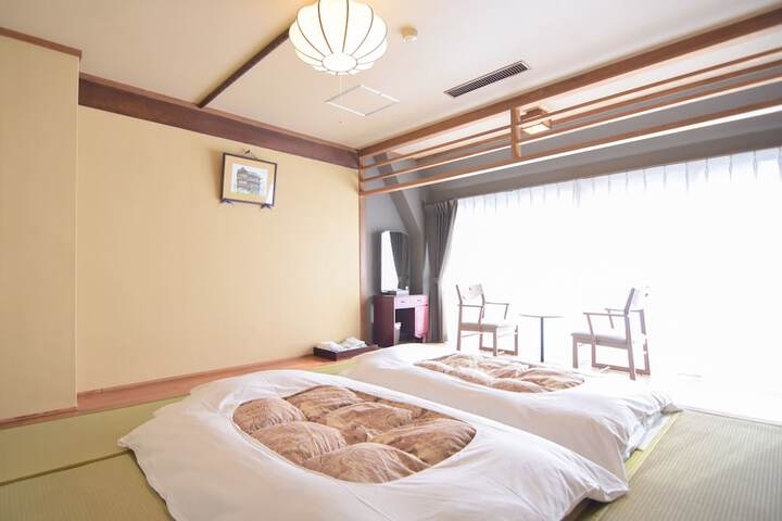 Room 4 of 49
