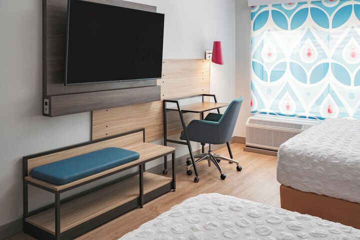 Room 9 of 38