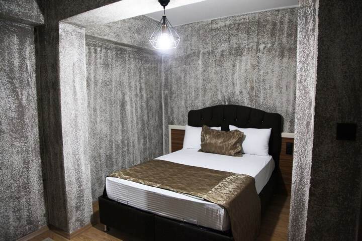 Room 25 of 43