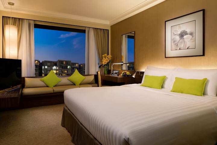 Room 42 of 48