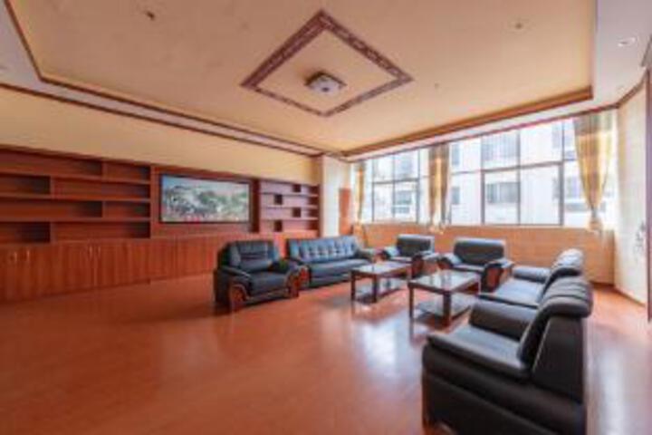 Room 2 of 23