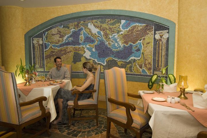 Dining 39 of 50