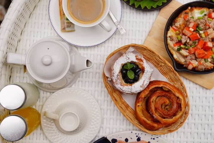 Breakfast/Coffee Service 35 of 52