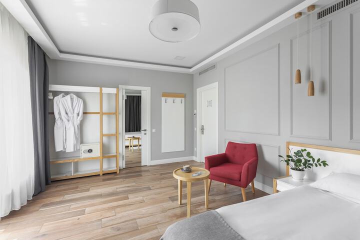 Room 9 of 36
